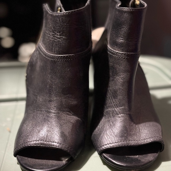 Open toe leather booties - Picture 3 of 3